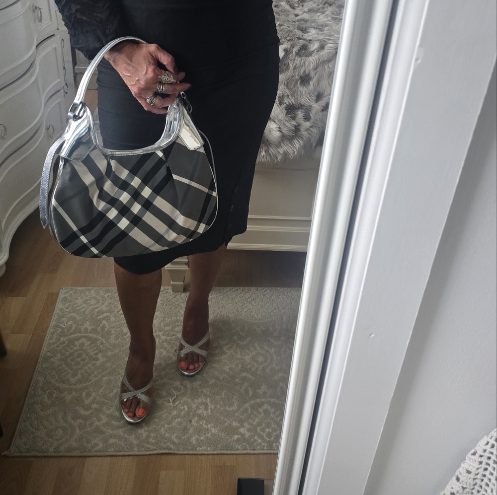 Burberry Metalic Beat Check Small Brooklyn Hobo - Picture 11 of 17